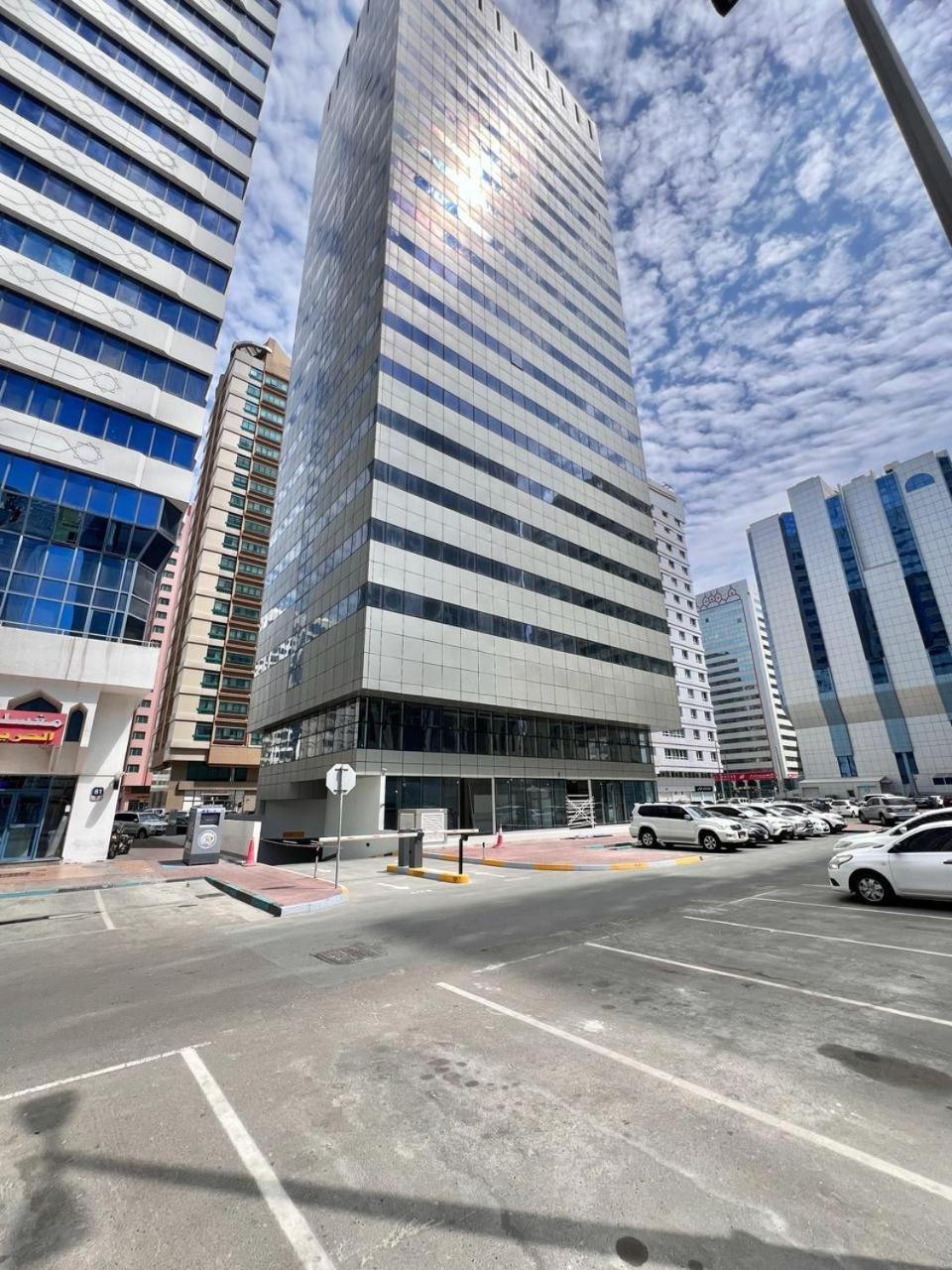 Spacious Furnished In Palette Tower In Tourist Club Area Apartment *
