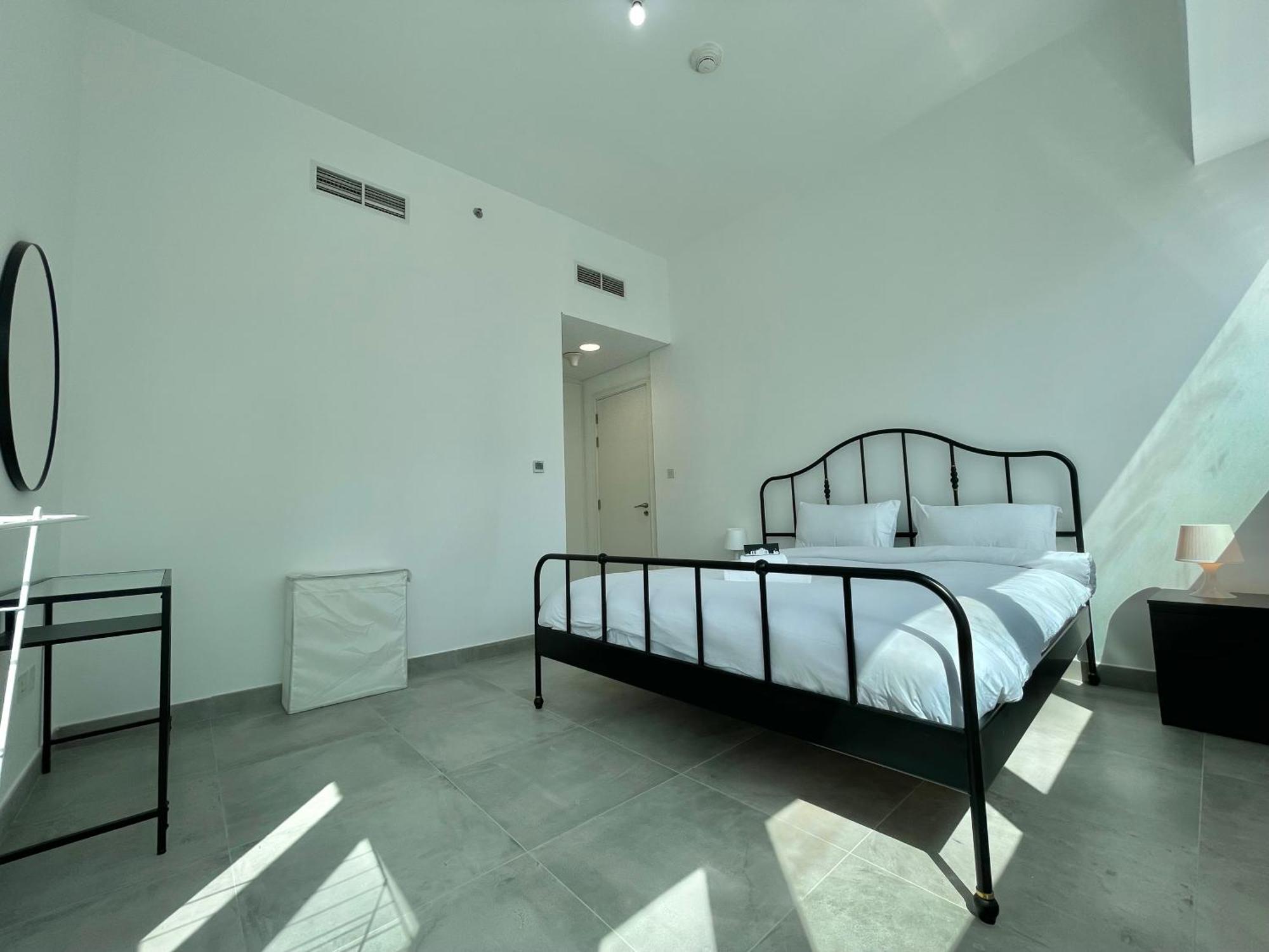 Spacious Furnished In Palette Tower In Tourist Club Area * Abu Dhabi
